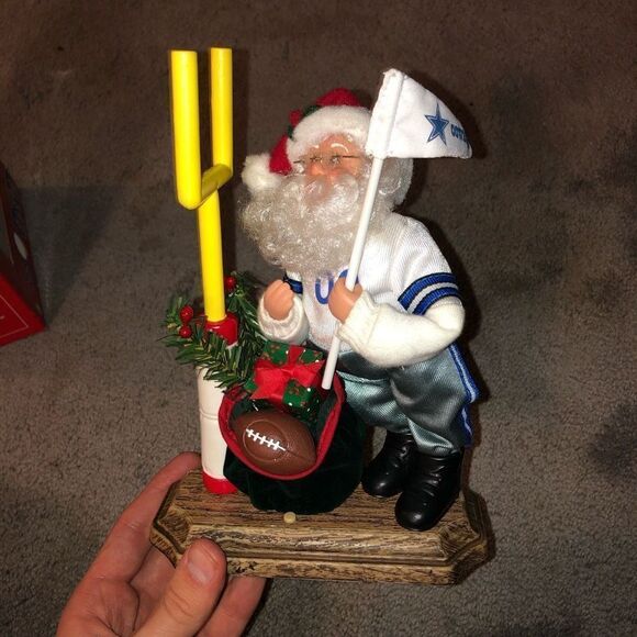 HOLIDAY CREATIONS NFL DALLAS COWBOYS MUSICAL SANTA W/ BOX VINTAGE 1999 - Picture 7 of 11